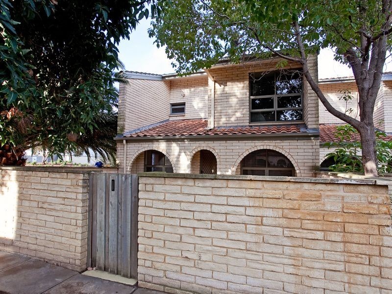 1/1 Mooloola Way, West Lakes Shore SA 5020