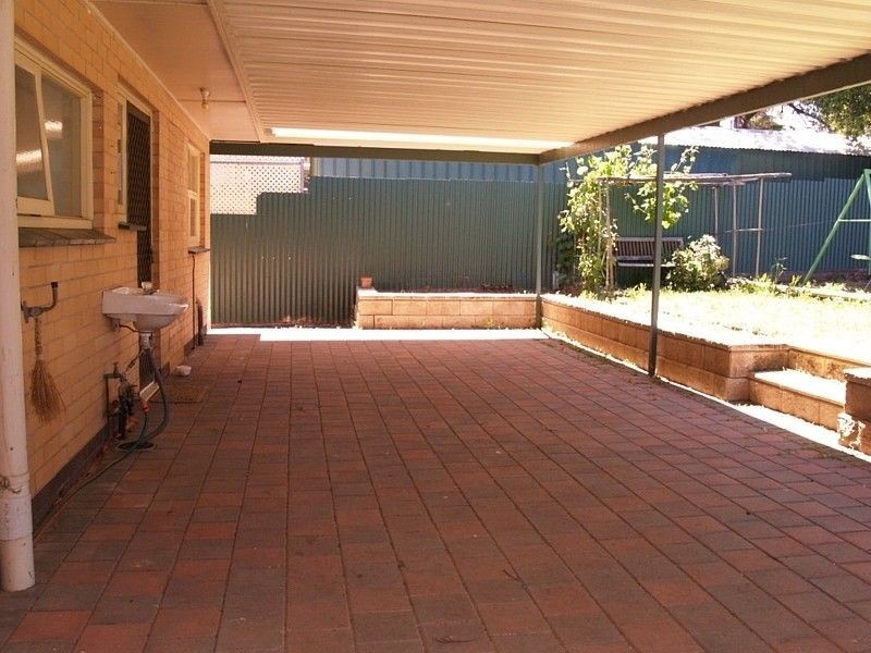 12 Clive Street, Morphett Vale SA 5162