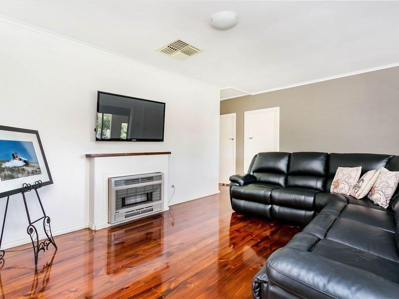 11 Barnes Crescent, Parafield Gardens SA 5107