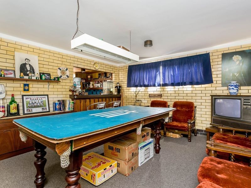 83 Military Road, Tennyson SA 5022