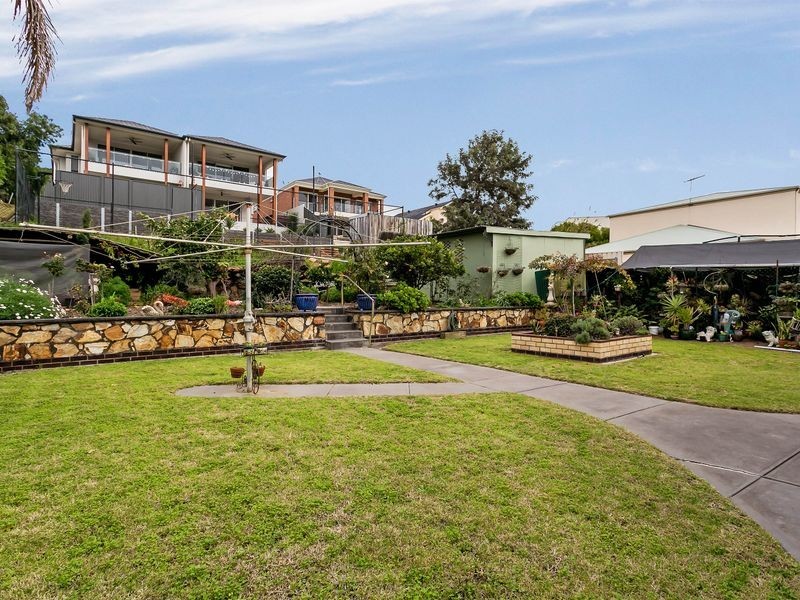 83 Military Road, Tennyson SA 5022