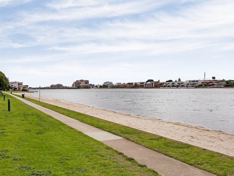 83 Military Road, Tennyson SA 5022