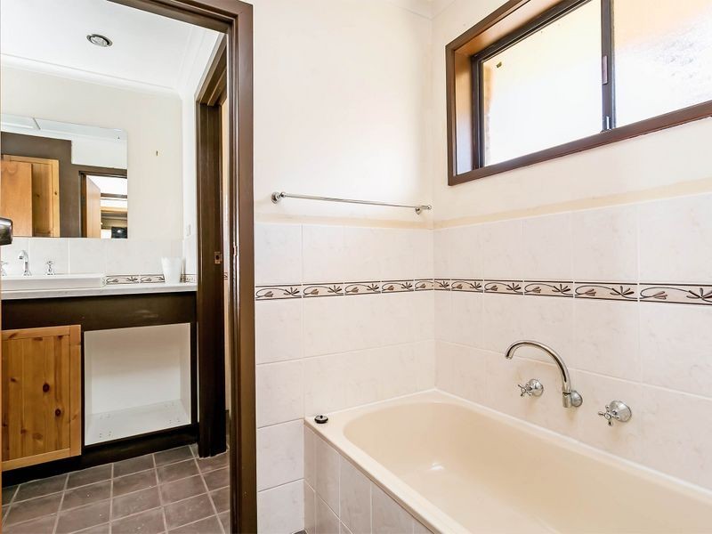 17 Santander Drive, Paralowie SA 5108