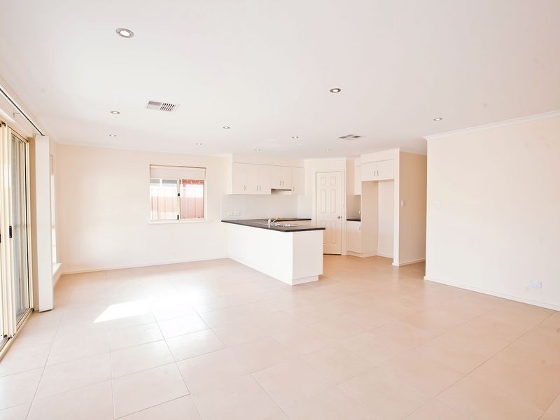 2a Cameron Avenue, Findon SA 5023