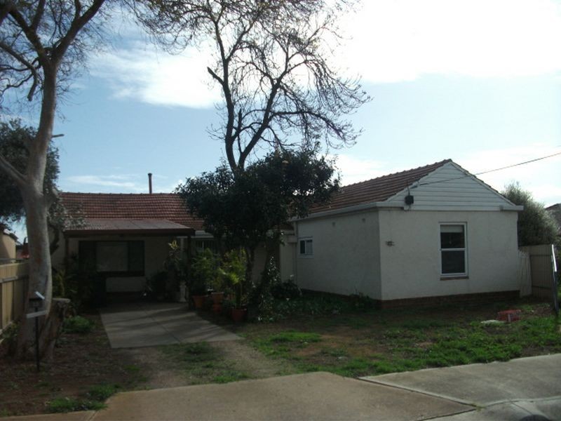 13 Broadford Crescent, Findon SA 5023