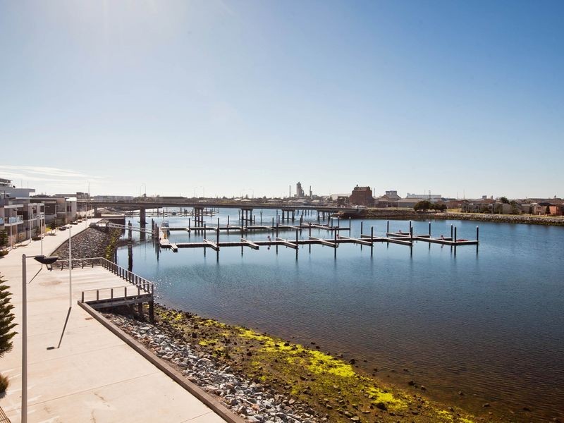 11 Karra Cove, New Port SA 5015