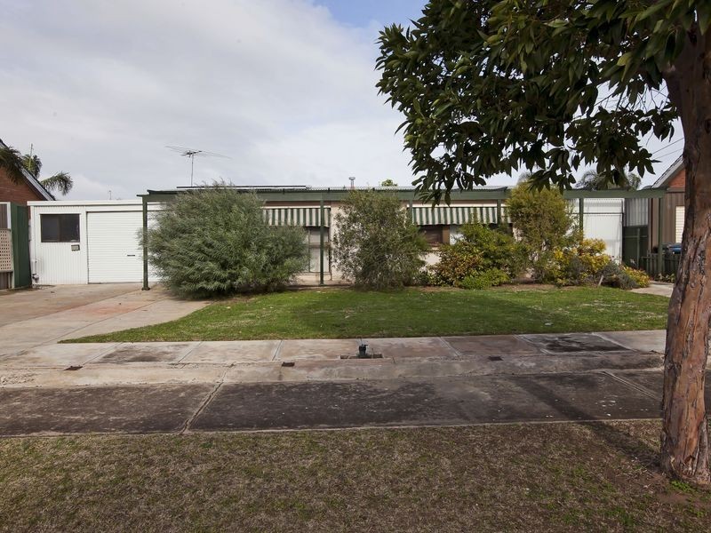 24 Bristol Crescent, Taperoo SA 5017