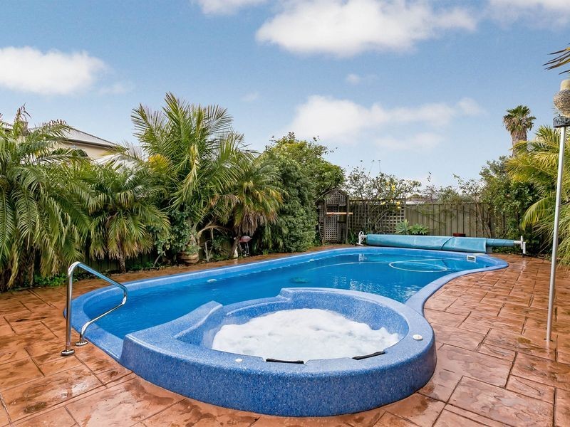 3 Hannam Avenue, Grange SA 5022