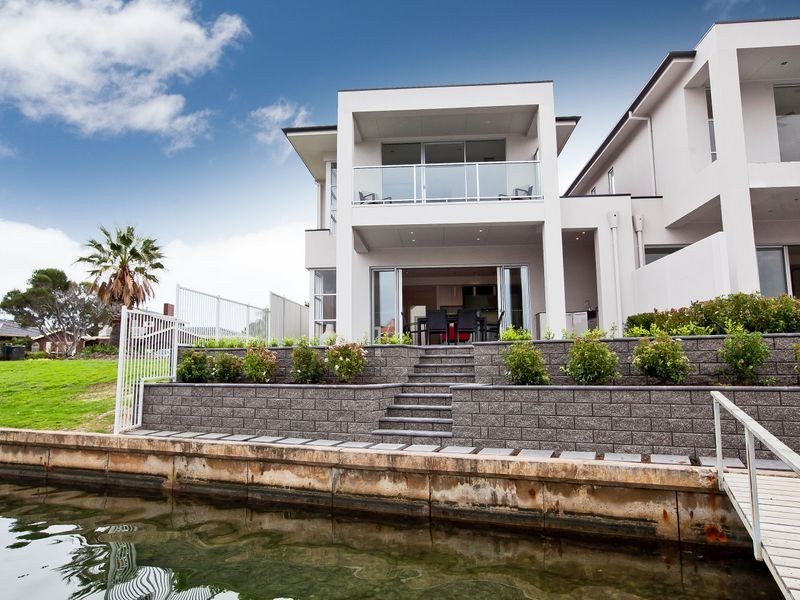 77a Sir John Marks Drive, West Lakes SA 5021