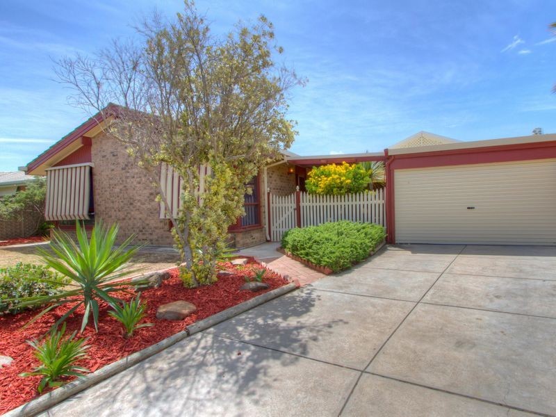 17 Mooloola Way, West Lakes Shore SA 5020