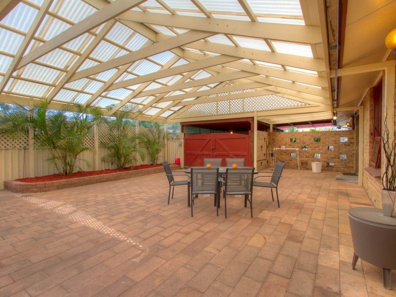 17 Mooloola Way, West Lakes Shore SA 5020