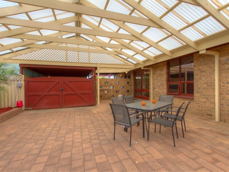 17 Mooloola Way, West Lakes Shore SA 5020