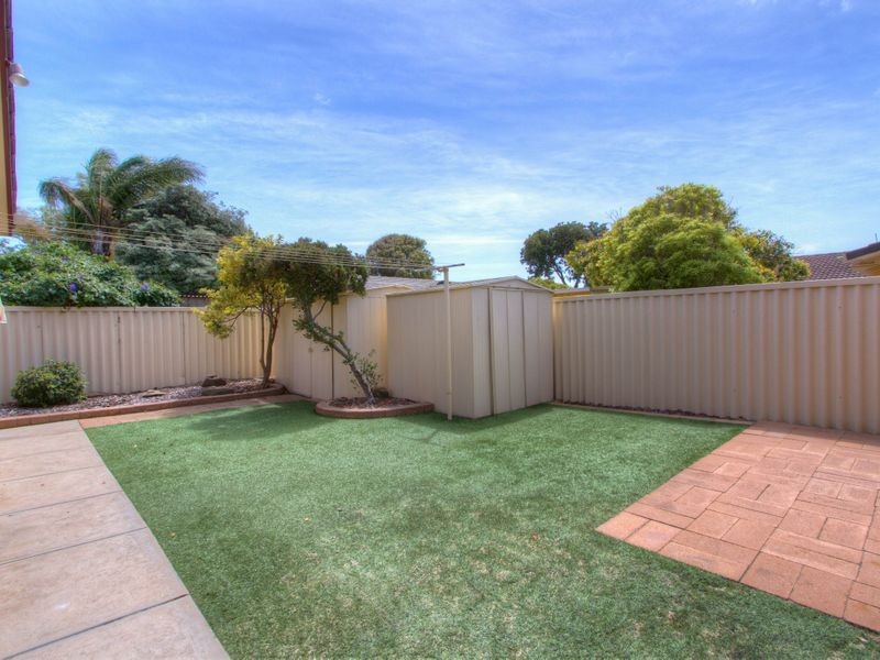 17 Mooloola Way, West Lakes Shore SA 5020