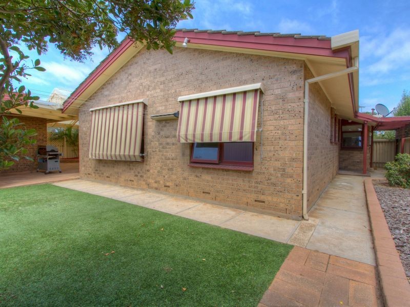 17 Mooloola Way, West Lakes Shore SA 5020