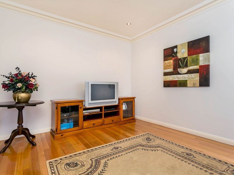 8 North Parade, Royal Park SA 5014