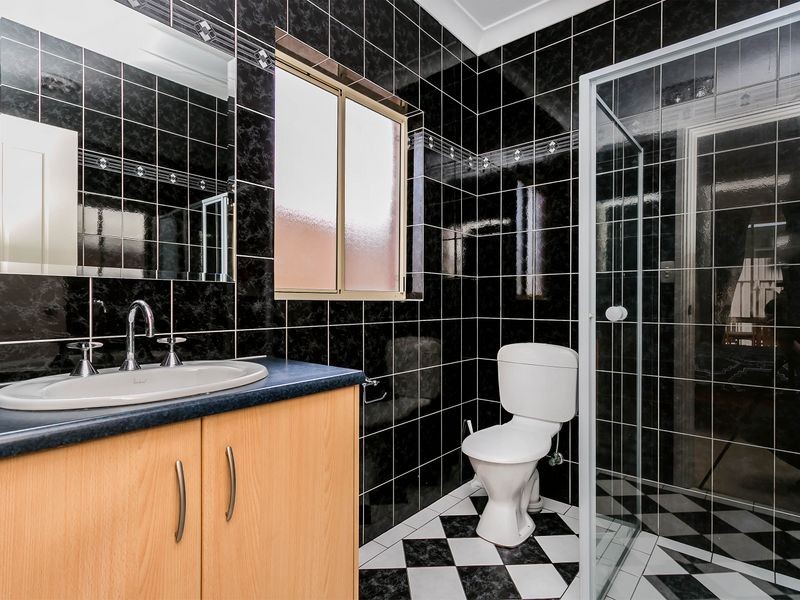 8 North Parade, Royal Park SA 5014