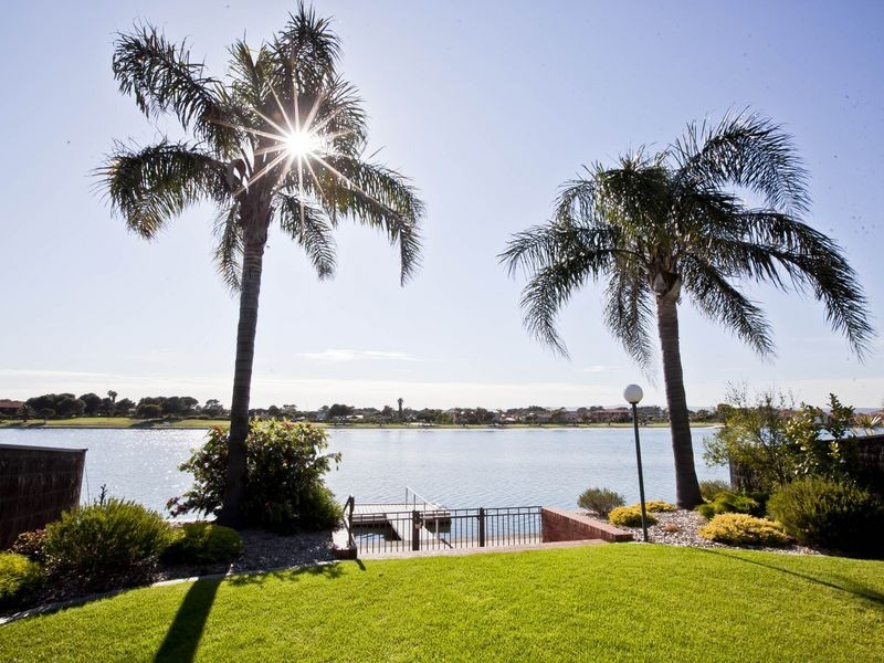 4/74 Military Road, Tennyson SA 5022