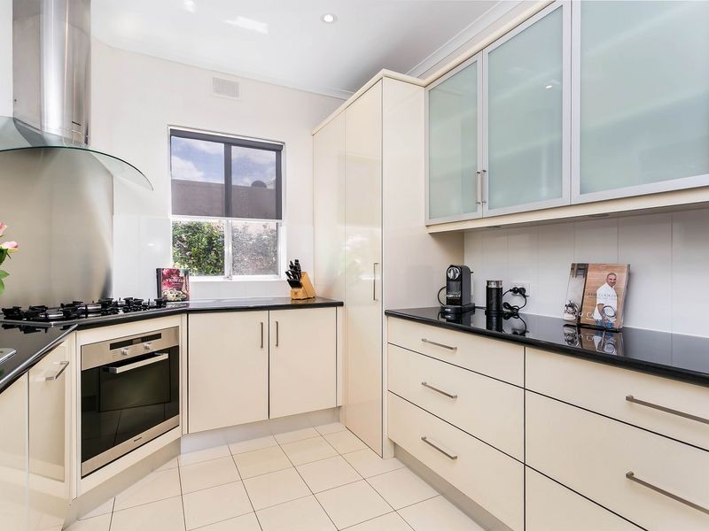 8 Green Road, Woodville West SA 5011