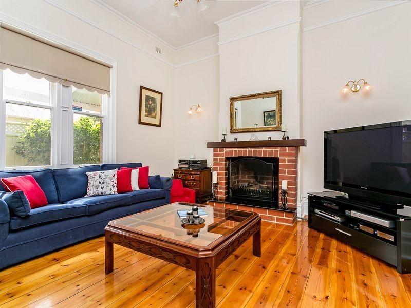 8 Green Road, Woodville West SA 5011