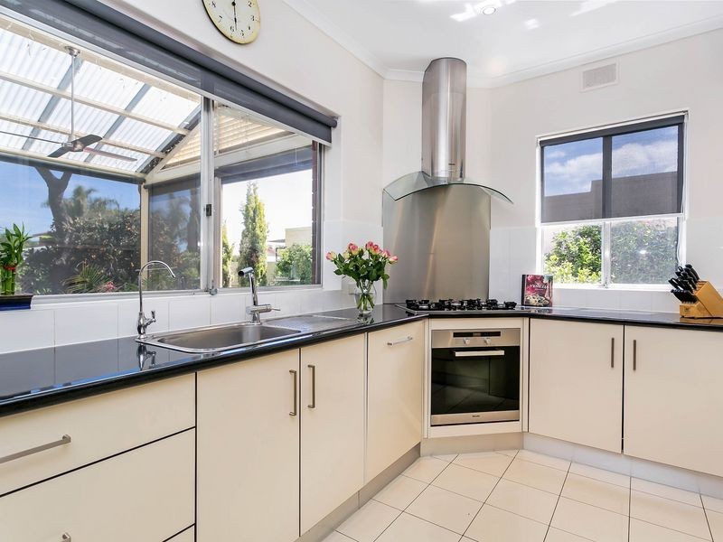 8 Green Road, Woodville West SA 5011