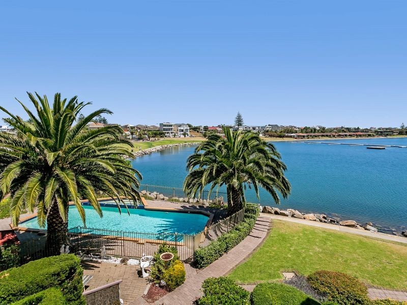 9/242 Trimmer Parade, West Lakes SA 5021