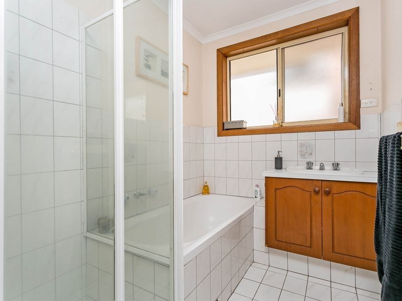 19 Lyndon Road, Paralowie SA 5108