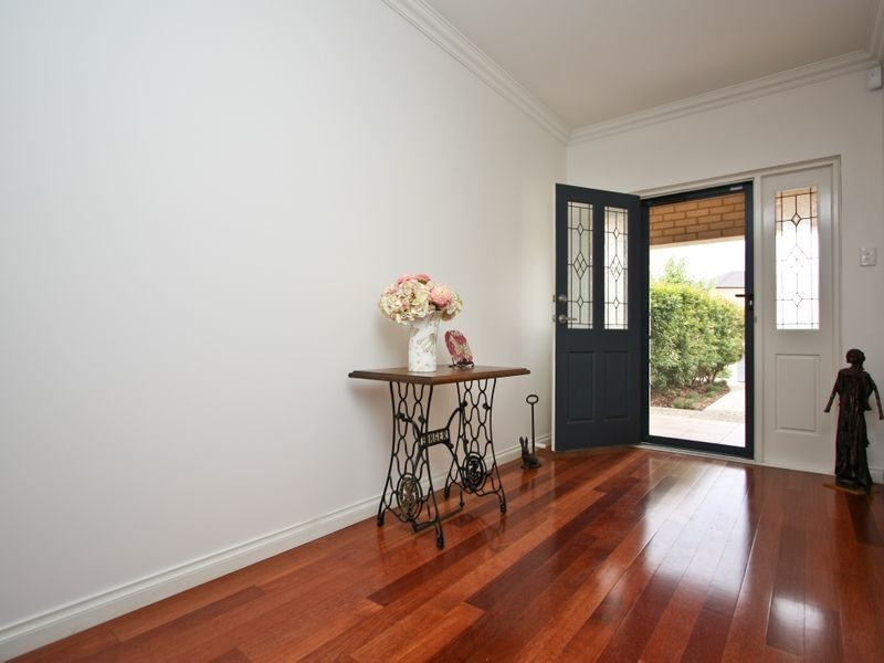 5 Simmons Crescent, Flinders Park SA 5025