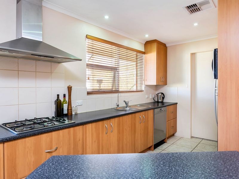 2 Huron Grove, West Lakes SA 5021