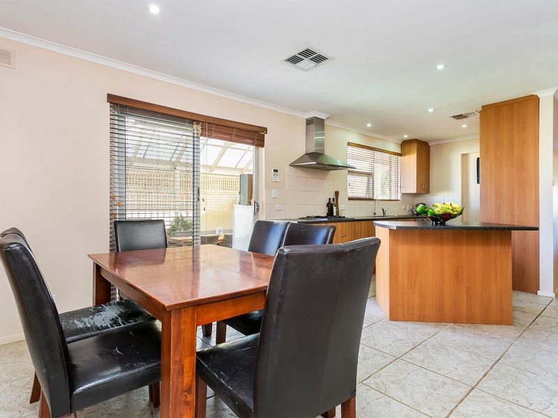 2 Huron Grove, West Lakes SA 5021