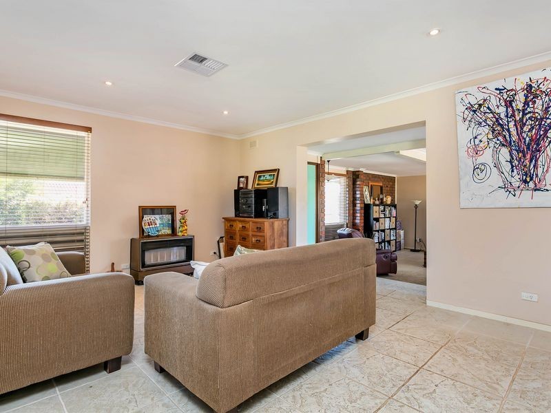 2 Huron Grove, West Lakes SA 5021