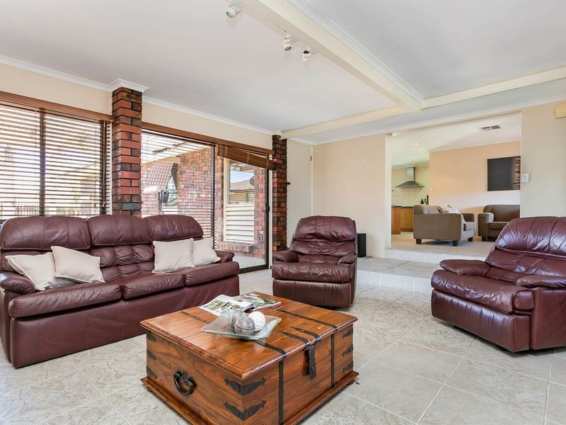 2 Huron Grove, West Lakes SA 5021