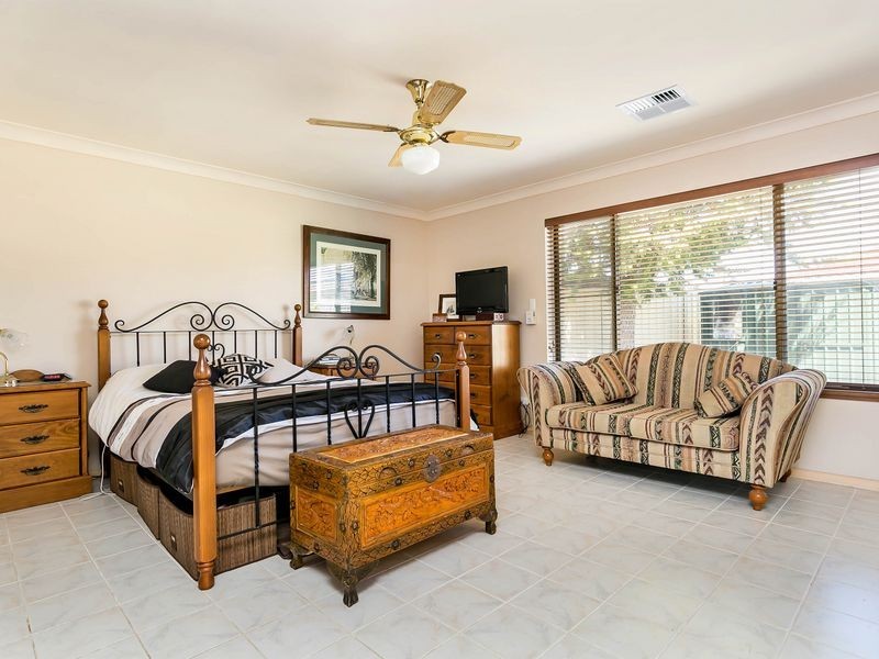 2 Huron Grove, West Lakes SA 5021