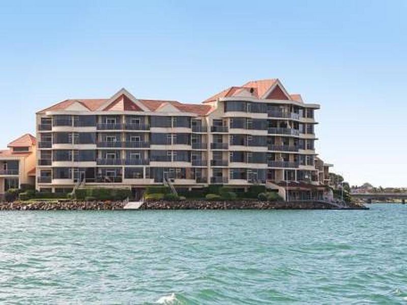 7/24 Martin Court, West Lakes SA 5021