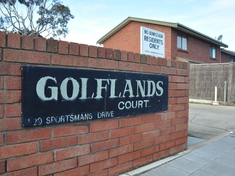 21 Sportsmans Drive, West Lakes SA 5021