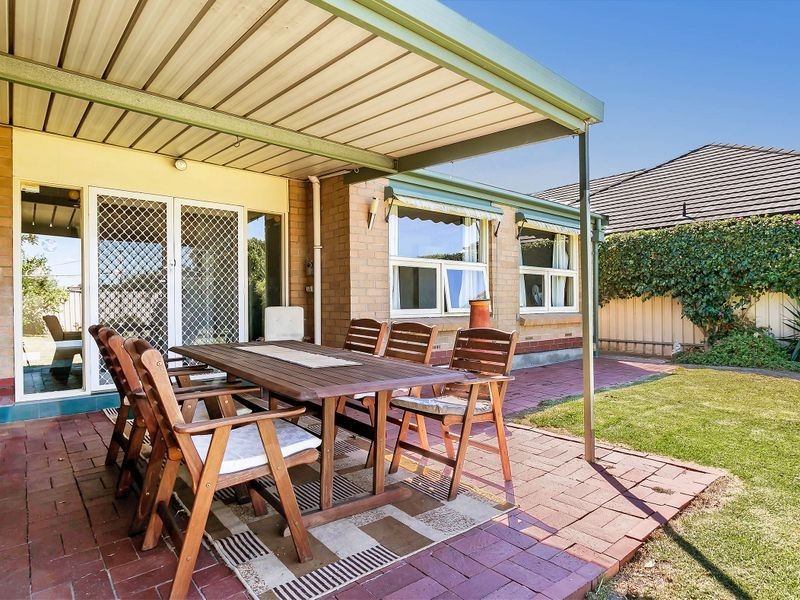 17 Madeline Crescent, Fulham Gardens SA 5024