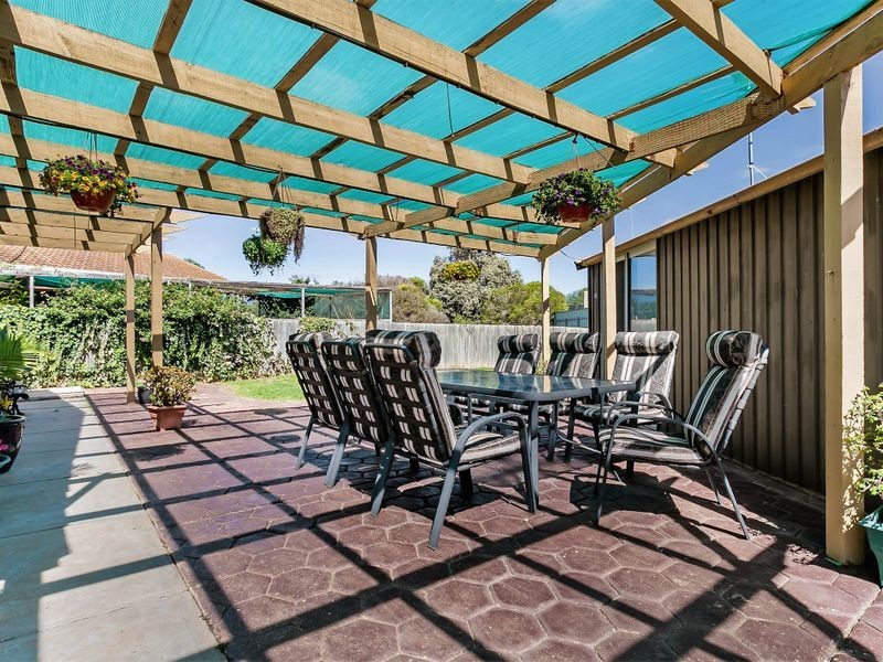 11 Fraser Drive, North Haven SA 5018