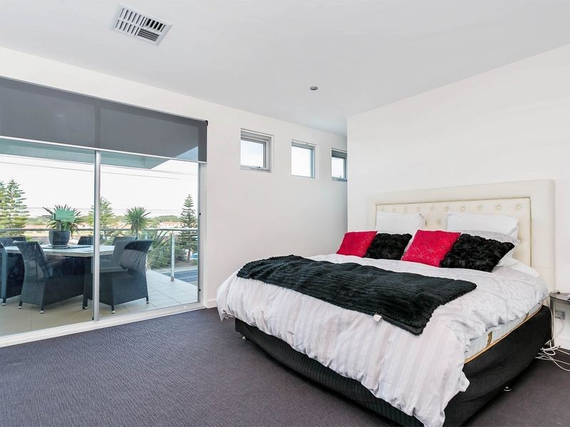 37 Military Road, Tennyson SA 5022