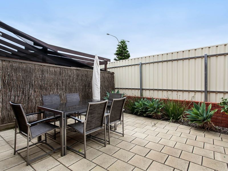 69 Sandpiper Place, West Lakes Shore SA 5020