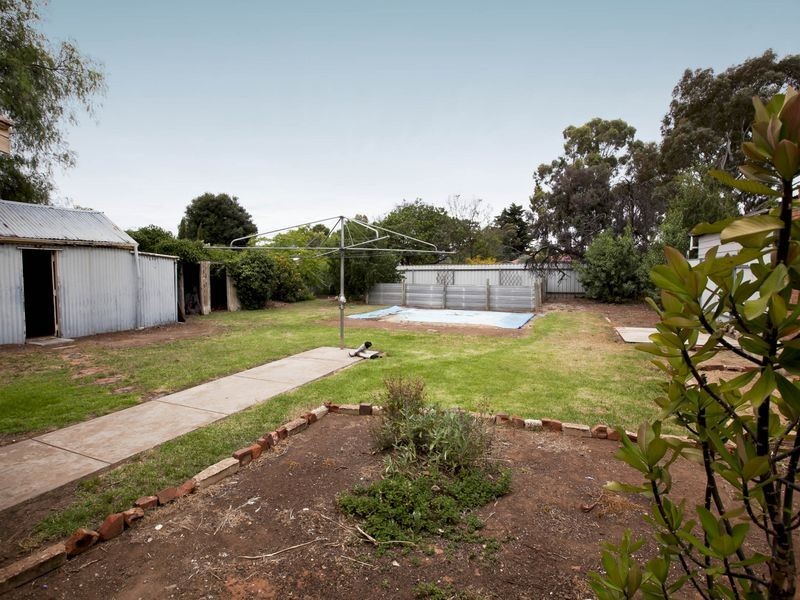 24 Hughes Street, Woodville SA 5011