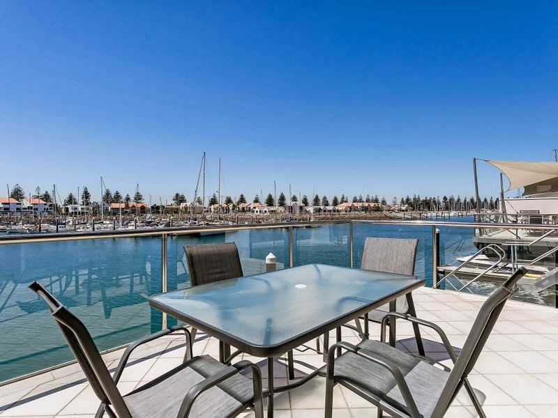 111 Gulf Point Drive, North Haven SA 5018