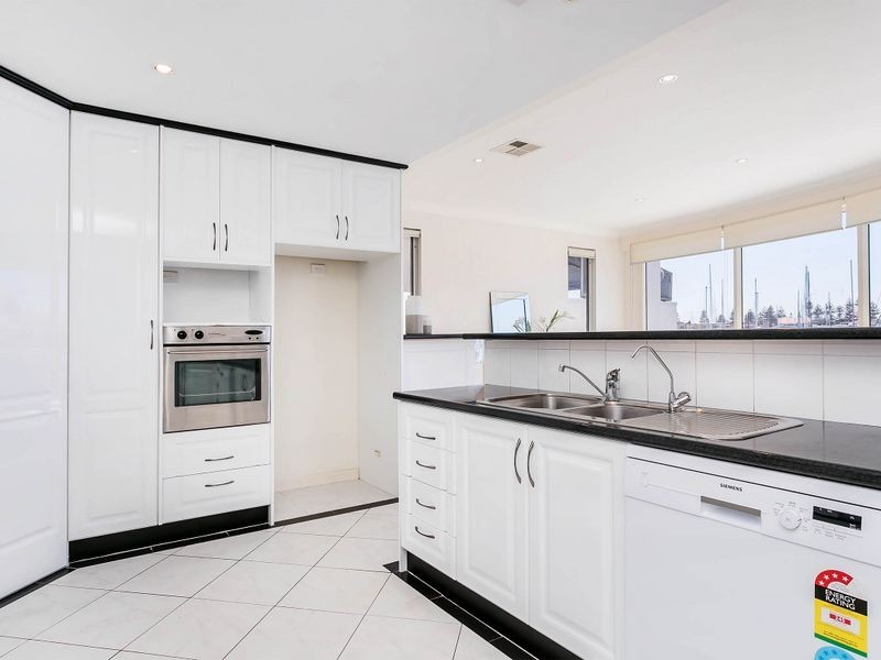 111 Gulf Point Drive, North Haven SA 5018