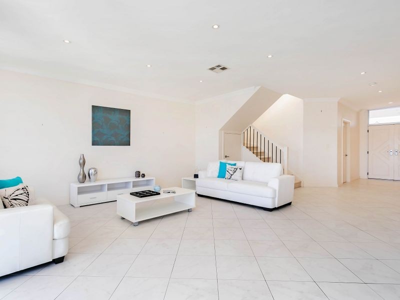 111 Gulf Point Drive, North Haven SA 5018