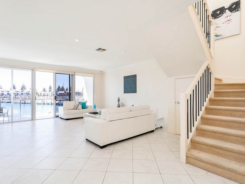 111 Gulf Point Drive, North Haven SA 5018