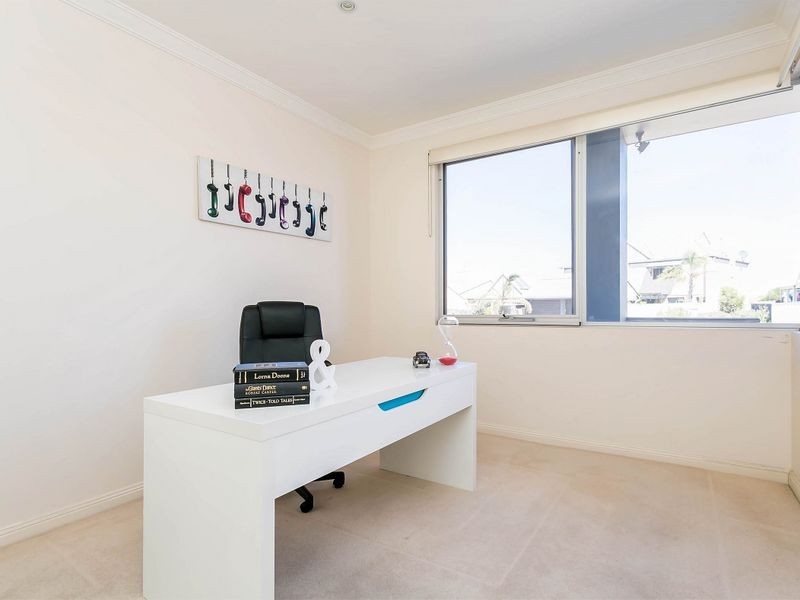 111 Gulf Point Drive, North Haven SA 5018