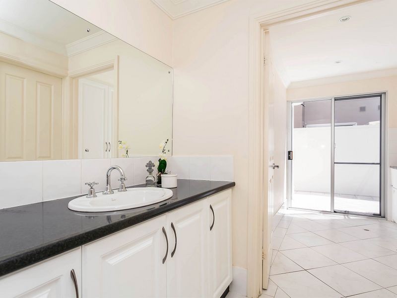 111 Gulf Point Drive, North Haven SA 5018