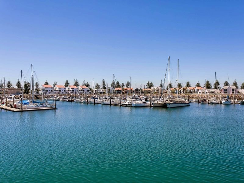 111 Gulf Point Drive, North Haven SA 5018