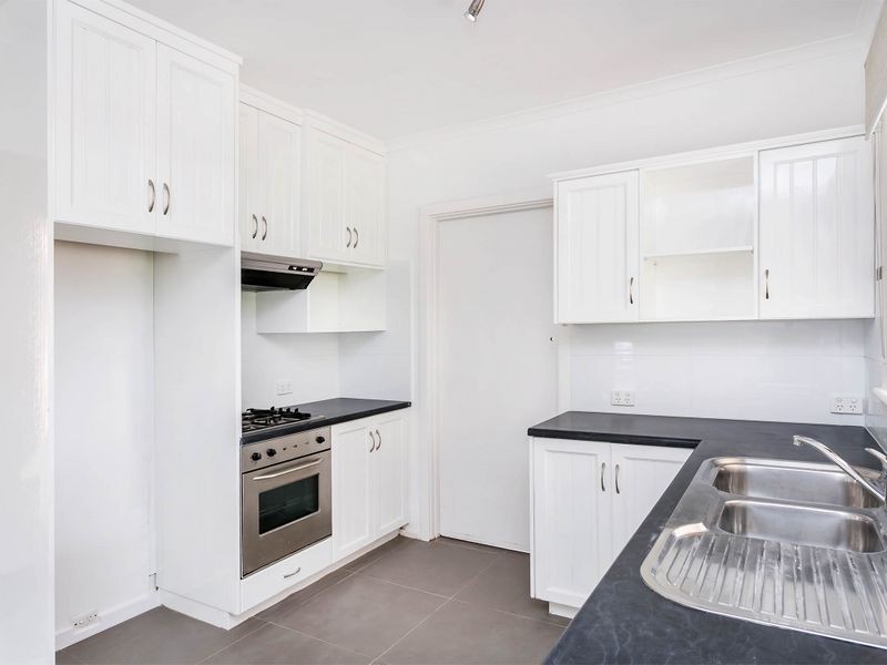 16 Wendy Avenue, Valley View SA 5093