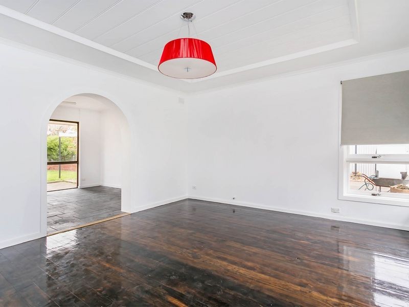 16 Wendy Avenue, Valley View SA 5093