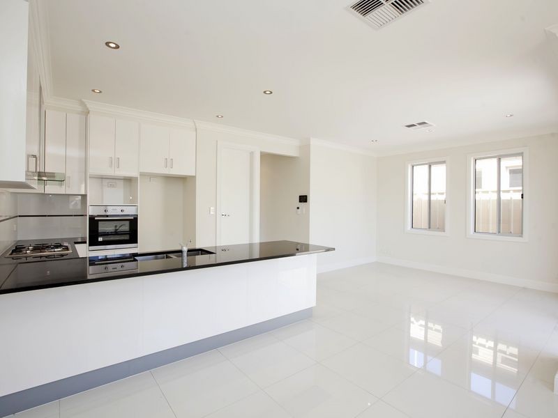 212 Trimmer Parade, Seaton SA 5023