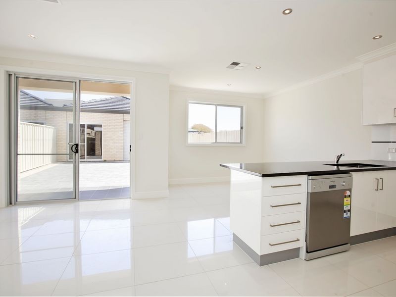 212 Trimmer Parade, Seaton SA 5023